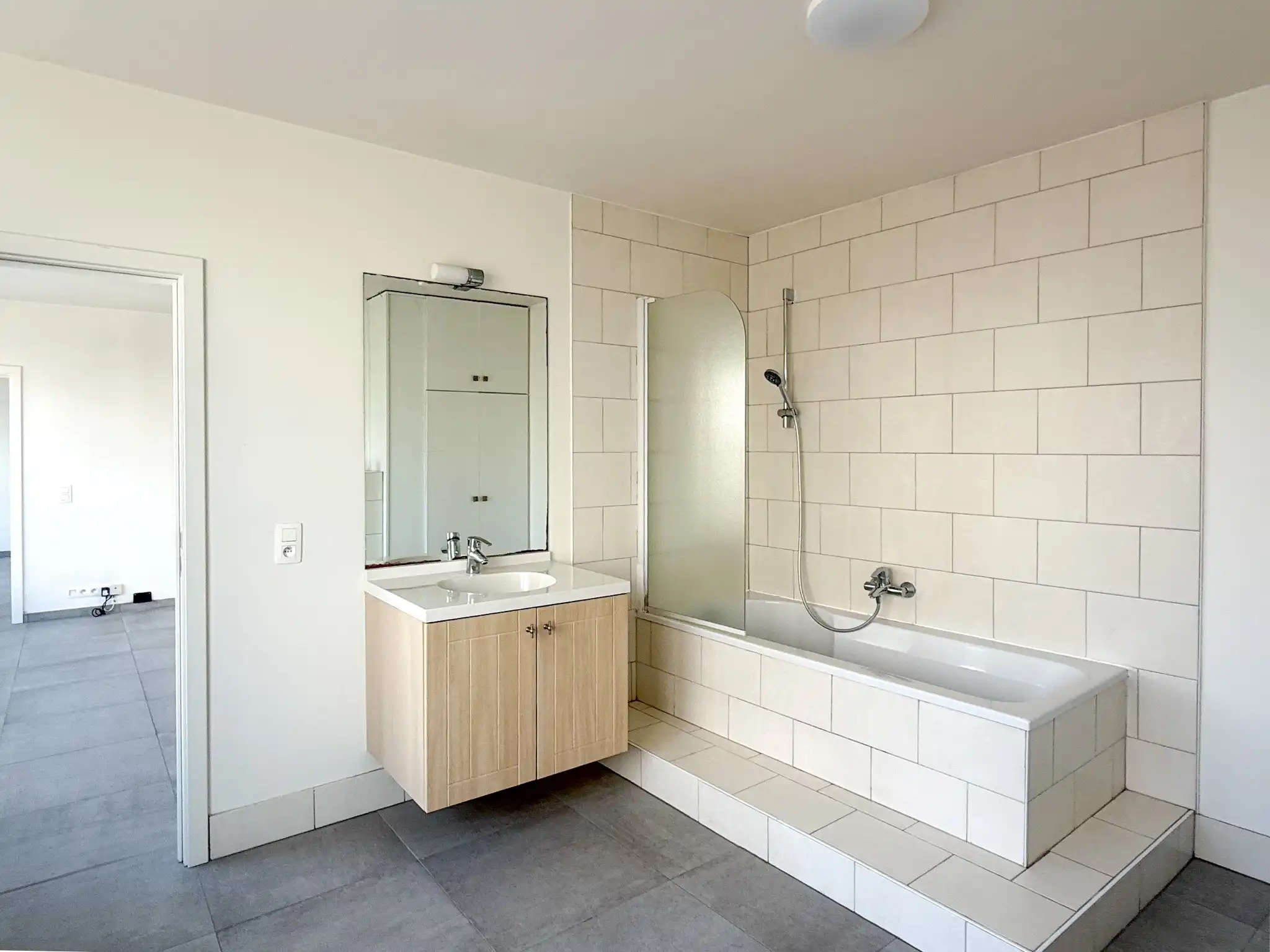 Appartement met 1 slaapkamer en autostaanplaats in het centrum van Beveren foto 5