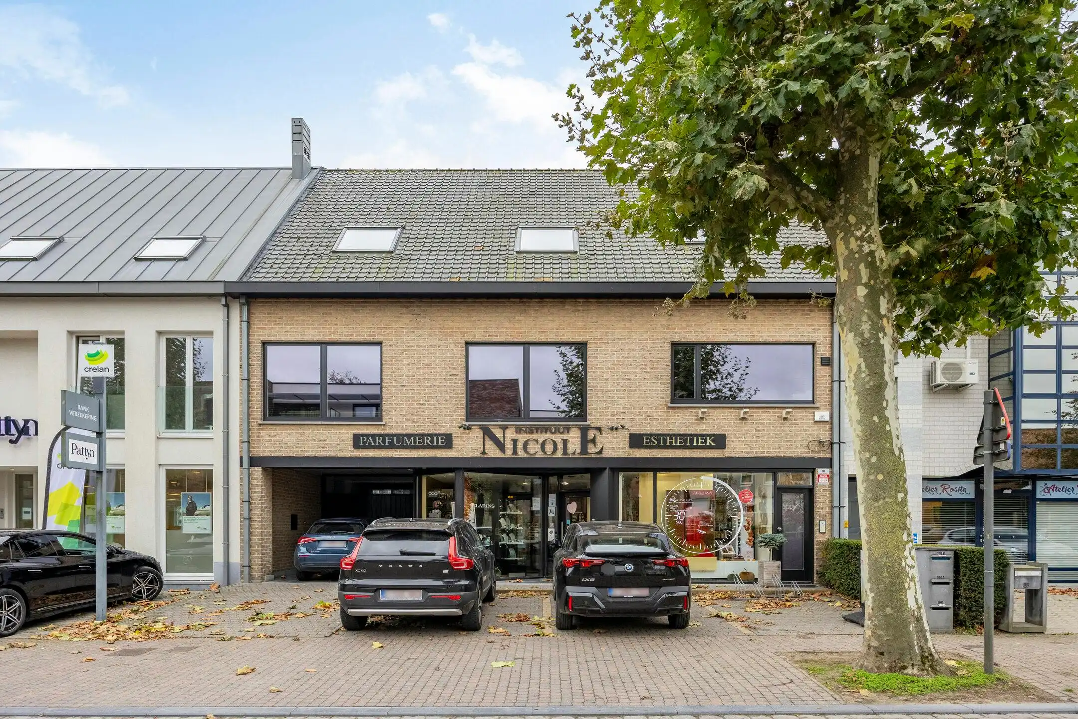 Unieke opbrengsteigendom op toplocatie in Zomergem foto {{pictureIndex}}