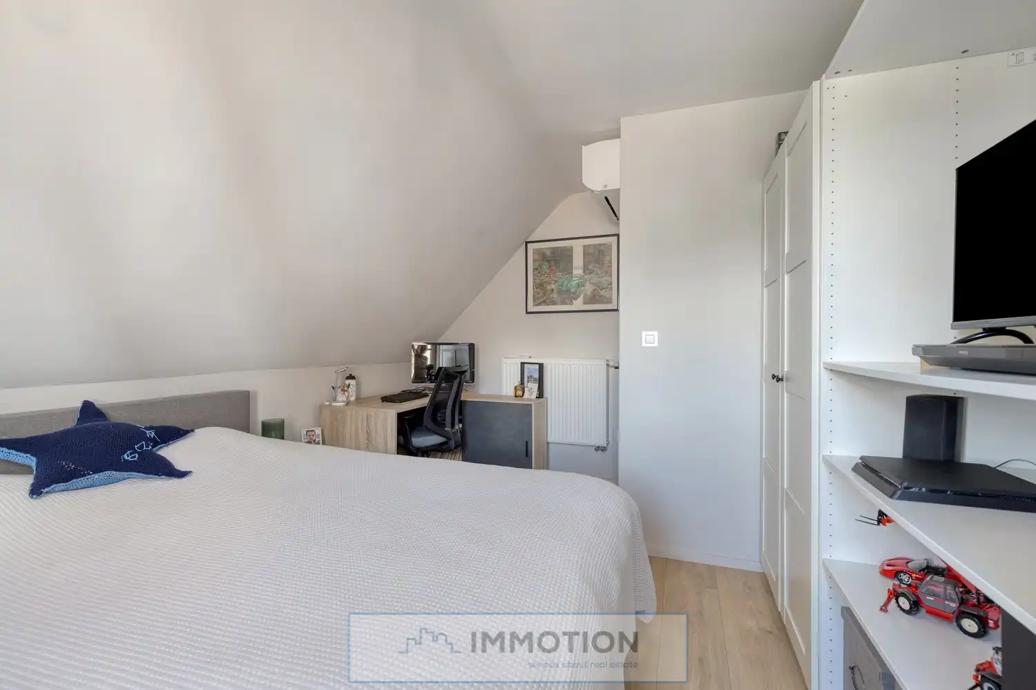 Halfopen gezinswoning met 3 slaapkamers, tuinkamer en poolhouse - Kijkdag met biedmoment op 27/06 foto 19