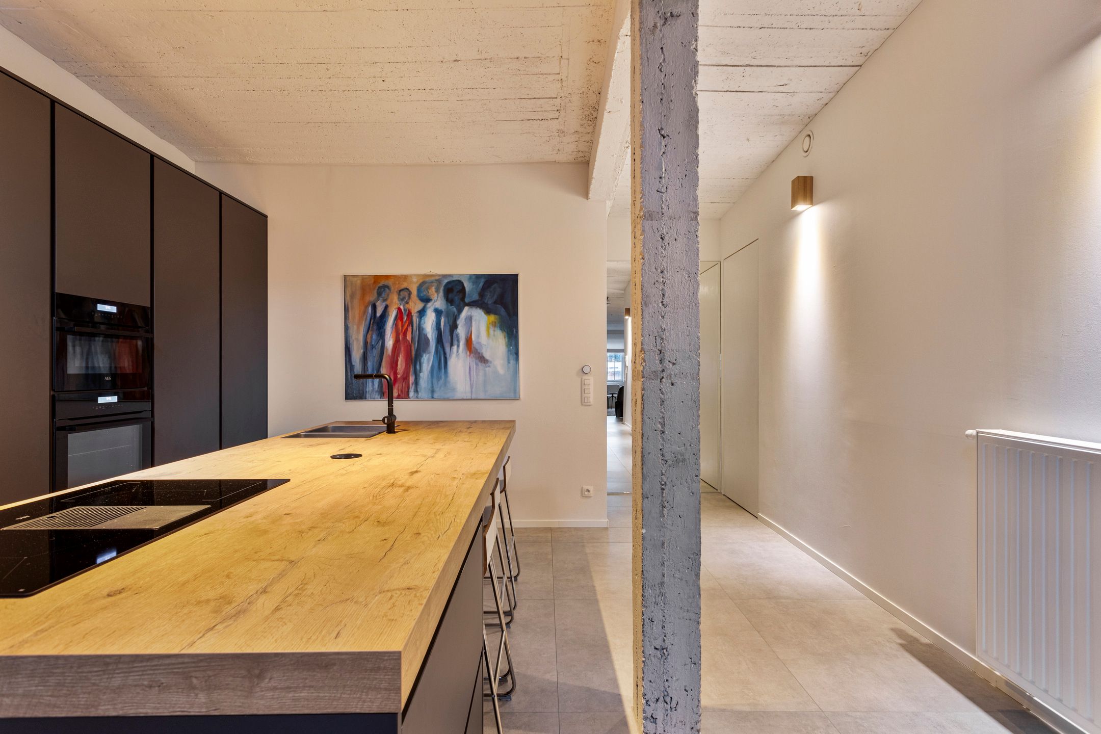 Unieke industriële loft met een slaapkamer. foto 7