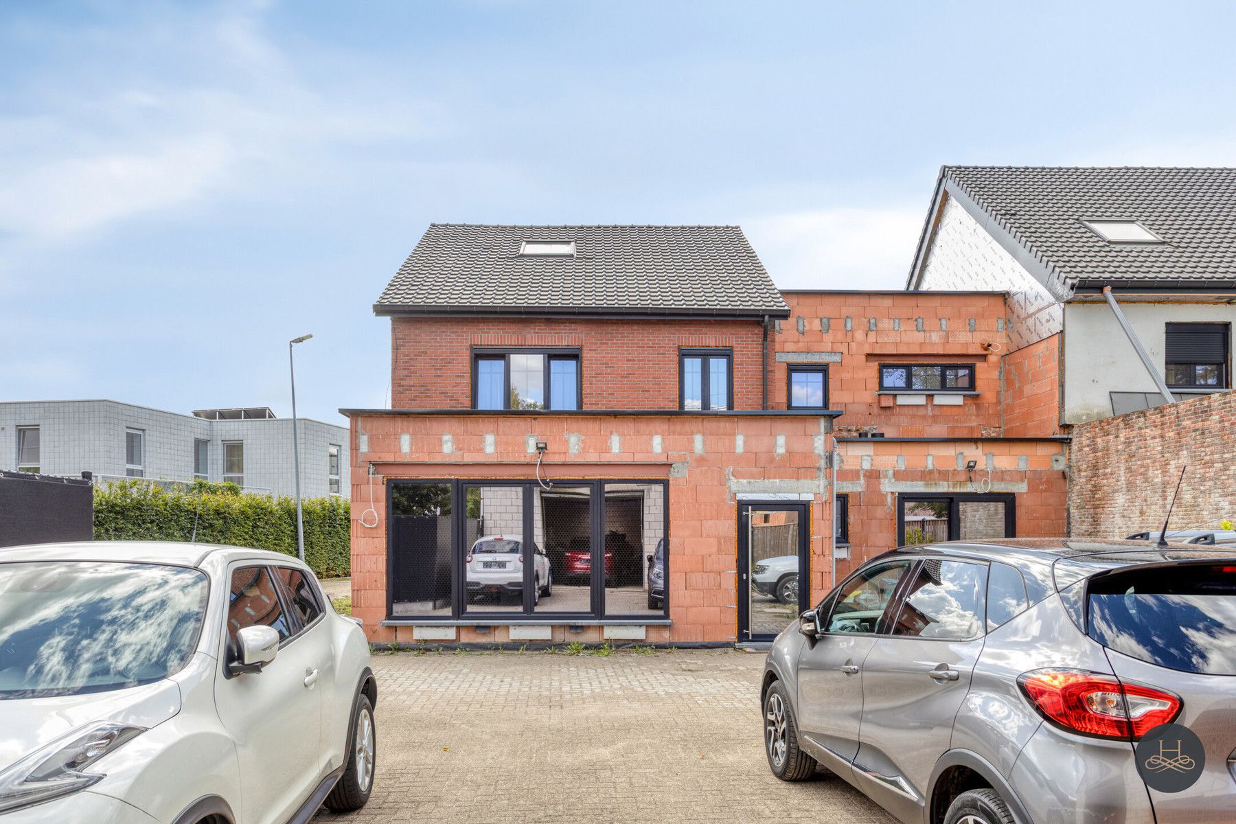Ruime halfopen bebouwing met 5 à 6 slaapkamers en parkings foto 44