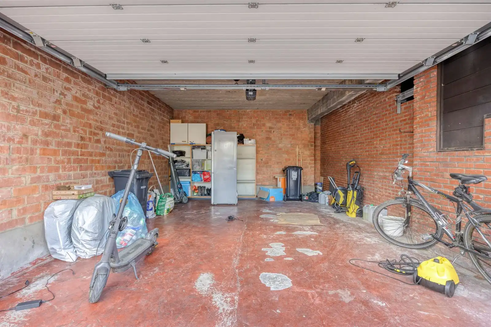 Instapklaar 2-slpk appartement met parking! foto 12