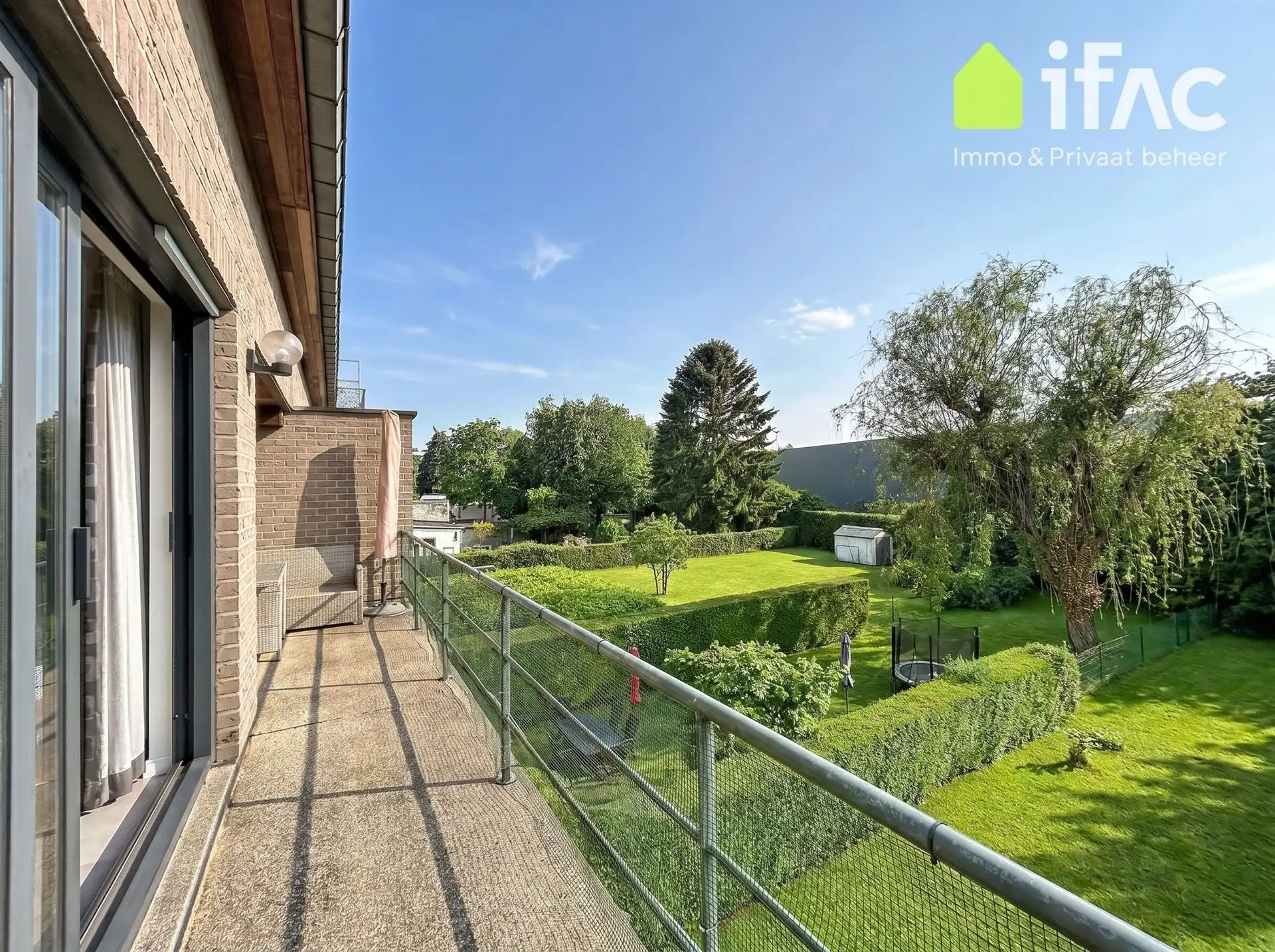 Moderne duplex met 3 slaapkmrs leuk terras en dubbele garage foto 4