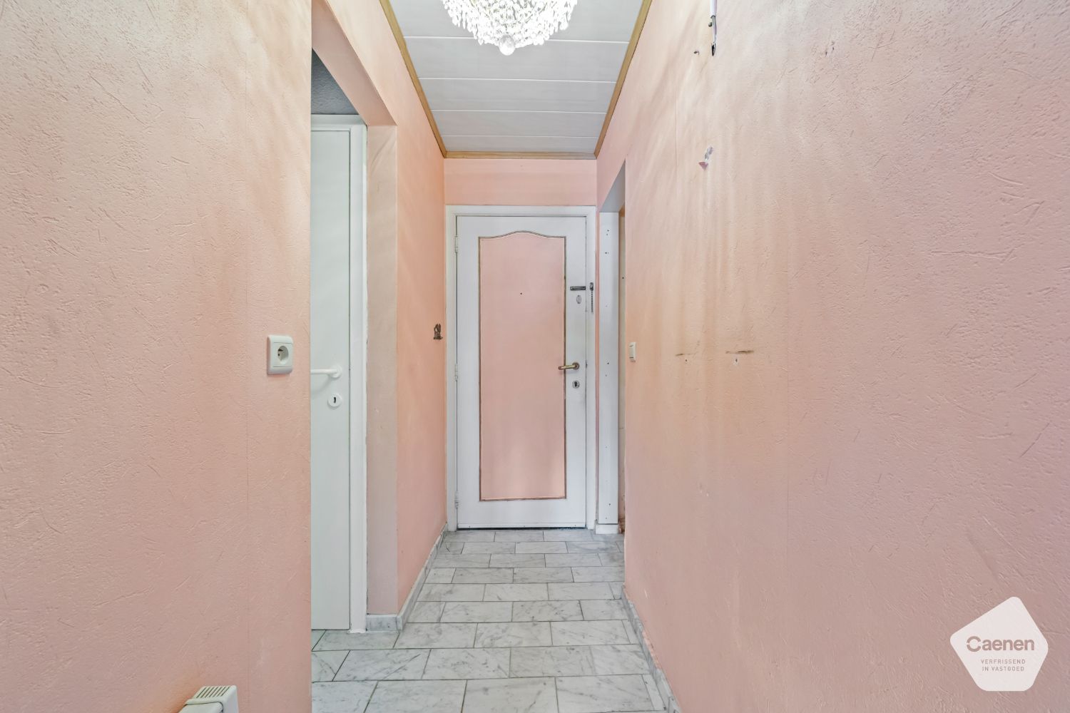 Te renoveren appartement met 1 slaapkamer en prachtig frontaal zeezicht. foto 3