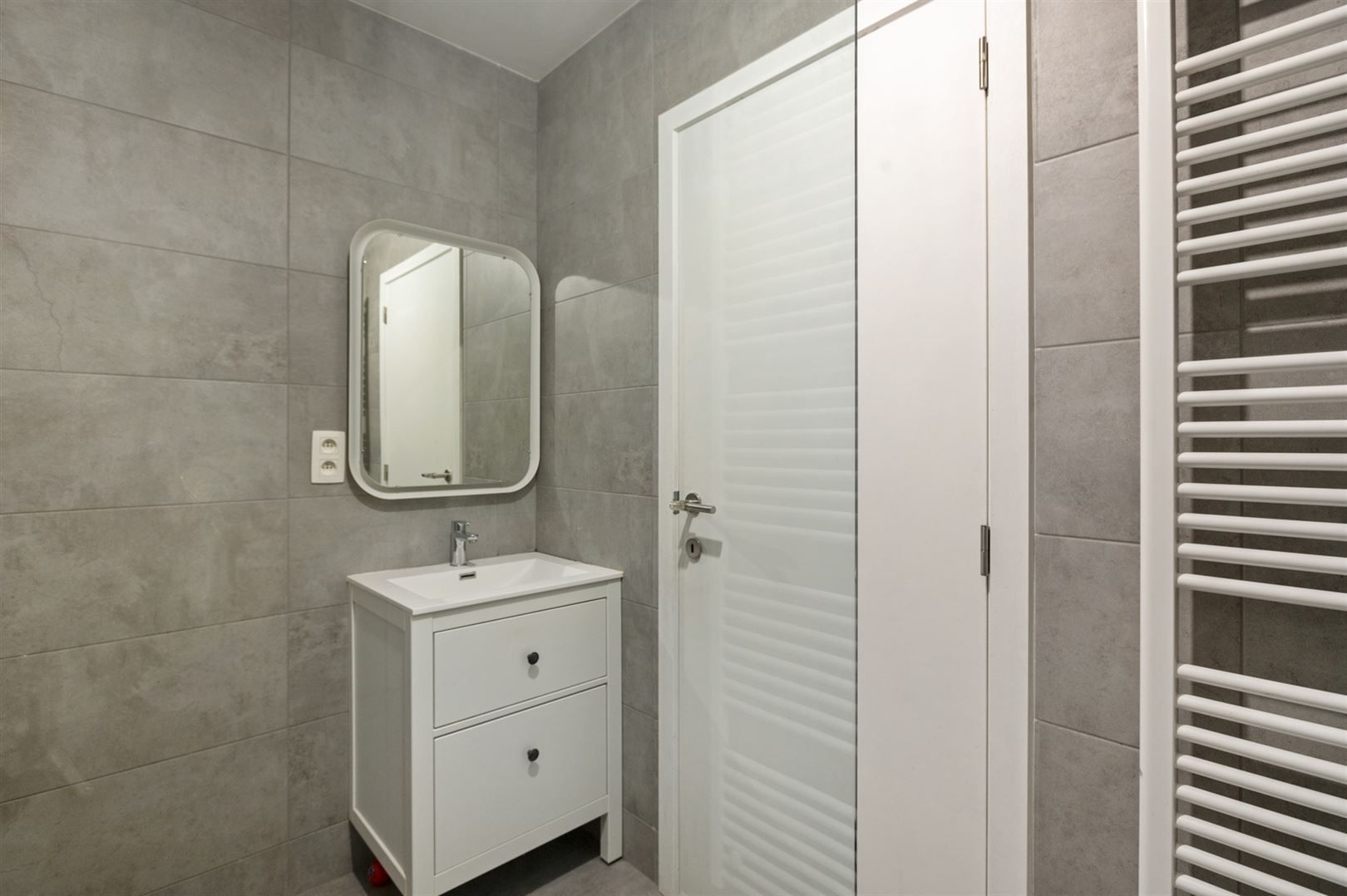 Recent appartement ca. 90m2 met twee slaapkamers, ruim terras en optionele garagebox. foto 11