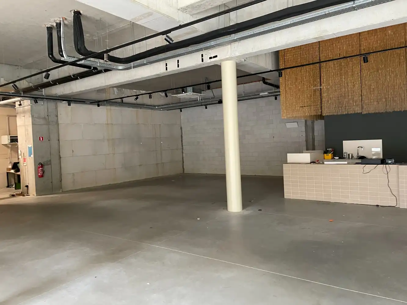 Handelsruimte te huur foto 6