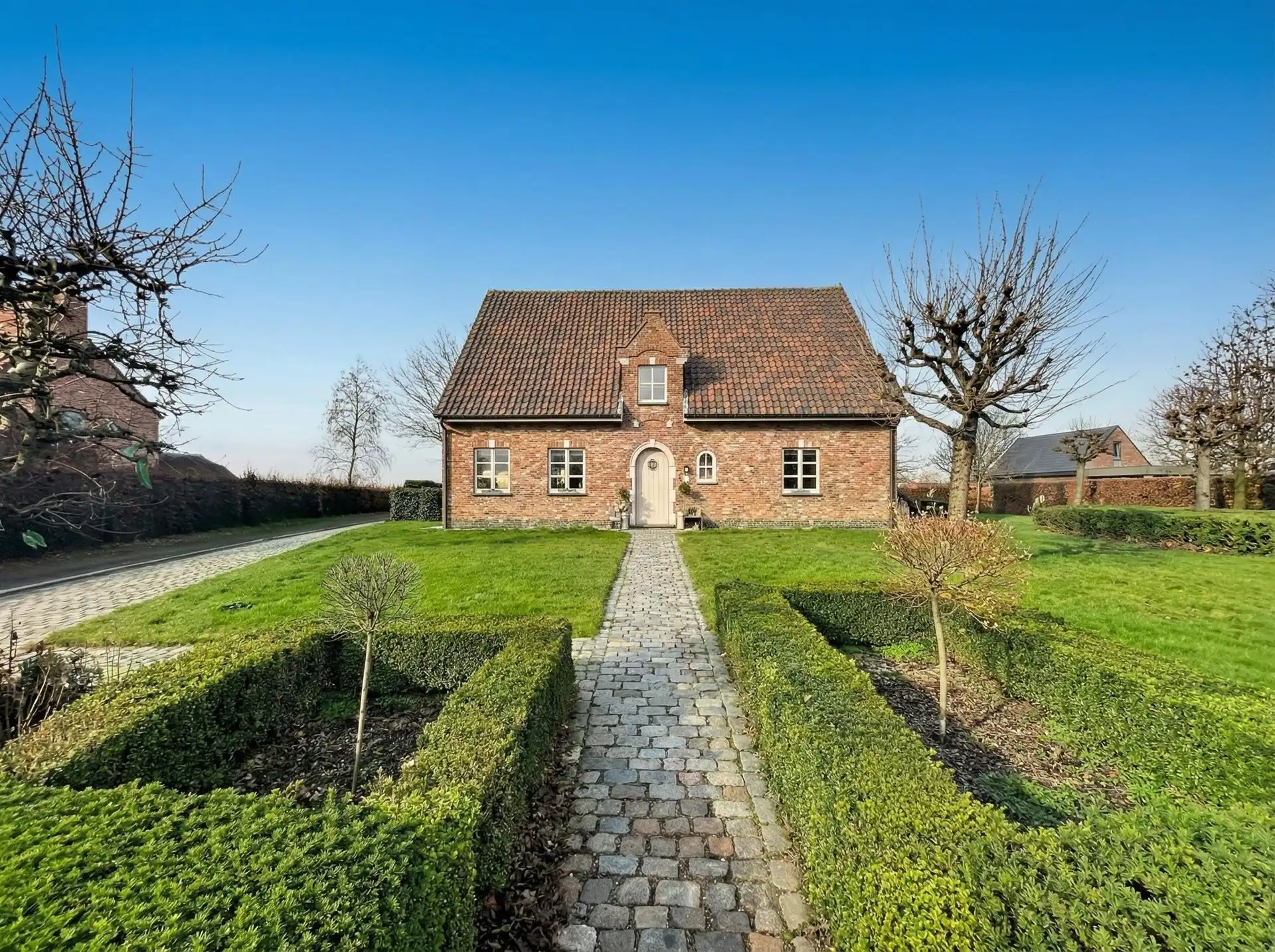 Prachtige villa met 4 slaapkamers, garage en bijgebouw op perceel van 2478m² foto 22