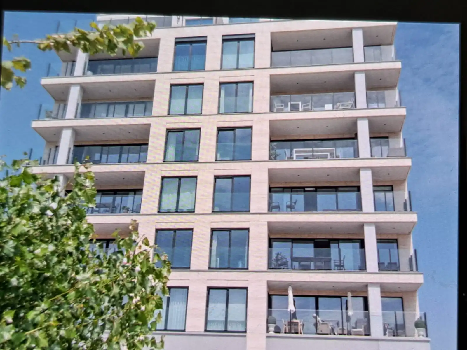 Stijlvol appartement met ondergrondse parkeerplaats foto 9