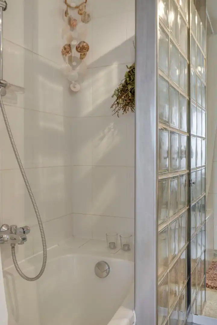 Karaktervol en instapklaar appartement met 2 slaapkamers, terras én garage in het centrum van Zutendaal. foto 28