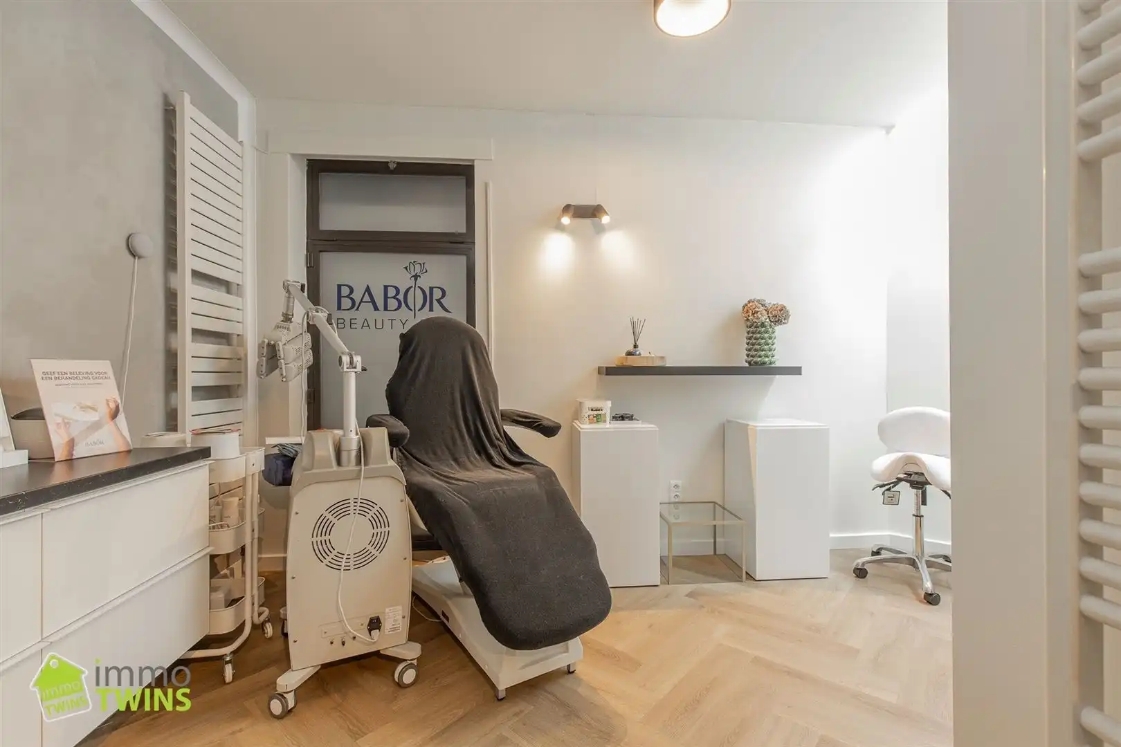 Op zoek naar een handelsruimte met garage te Lebbeke foto 6