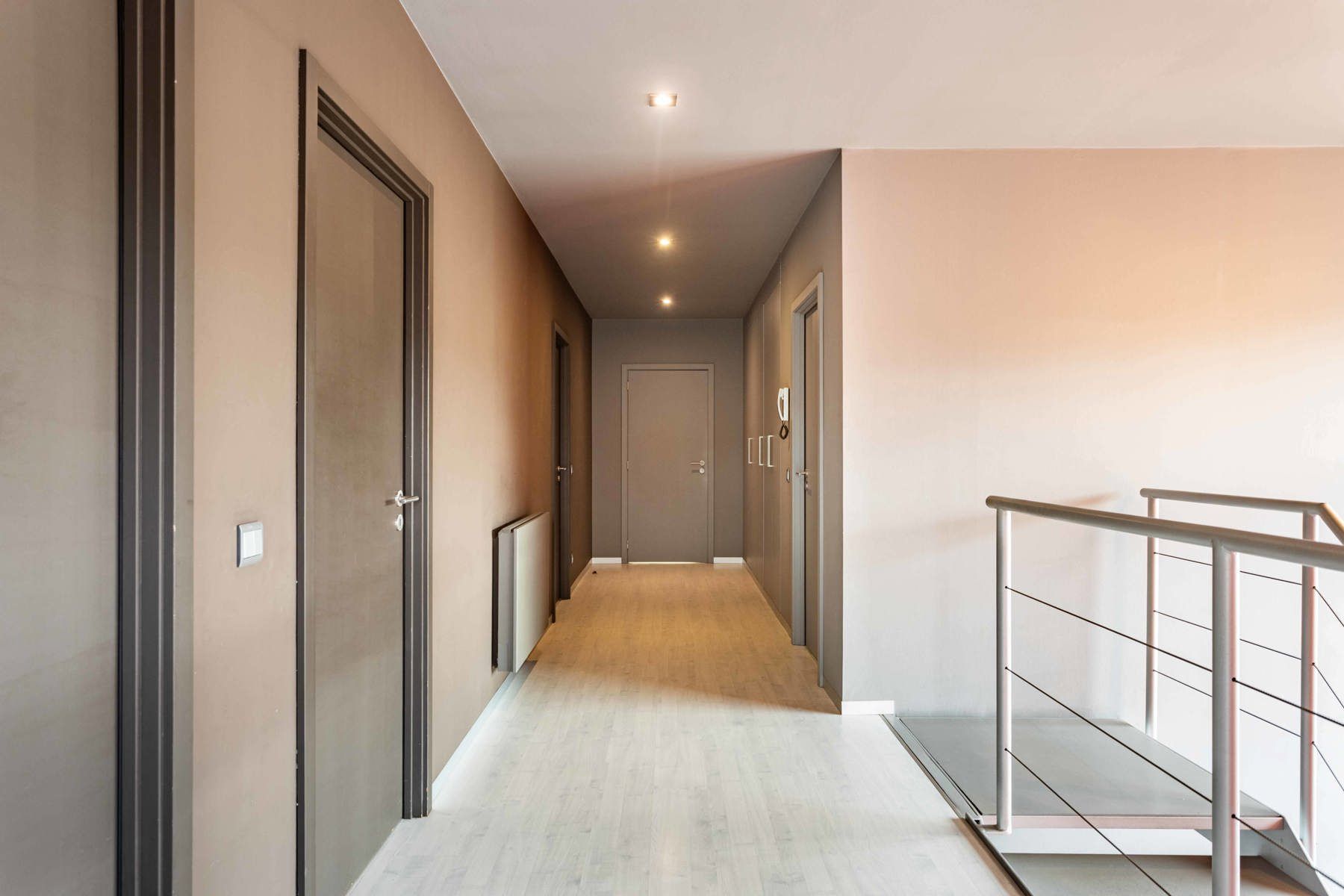 Gebouw met kantoren + woonst + loods op 3670 m2 foto 14