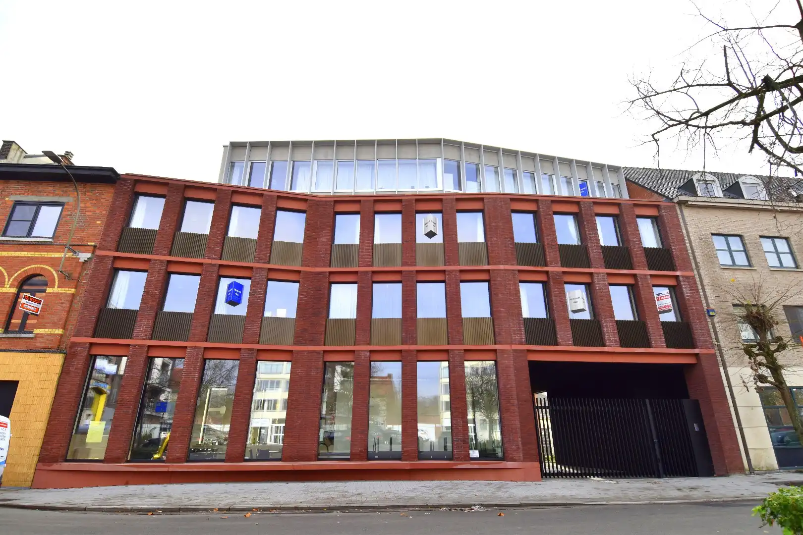 Studentenkamer (25,5 m²) te koop in "Residentie Amand 47" op het Sint-Amandsplein te Kortrijk foto {{pictureIndex}}