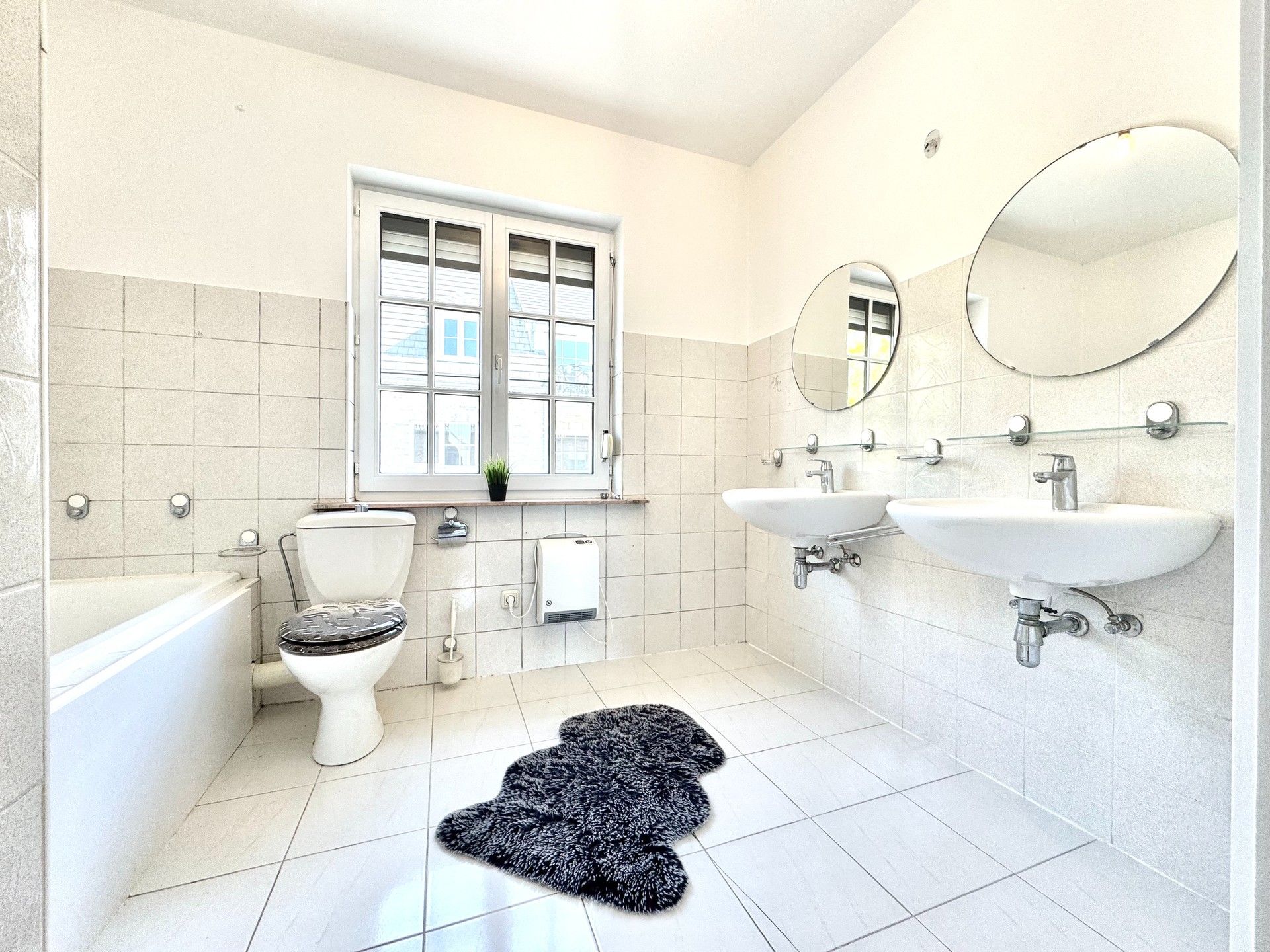 INSTAPKLARE WONING MET 3 SLPKS, TUIN & DUBBELE GARAGE foto 25
