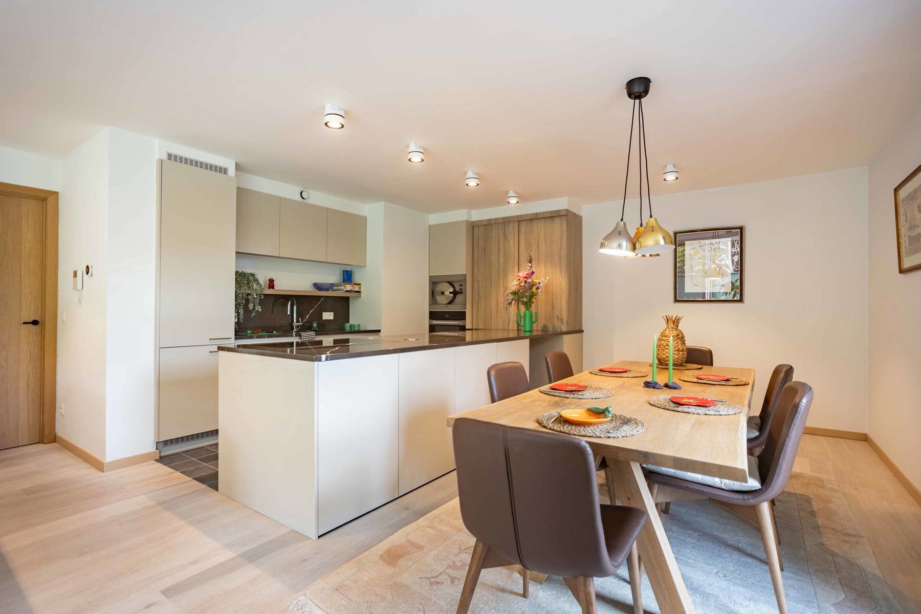 Ruim gelijkvloersappartement met hoogwaardige afwerking foto 5