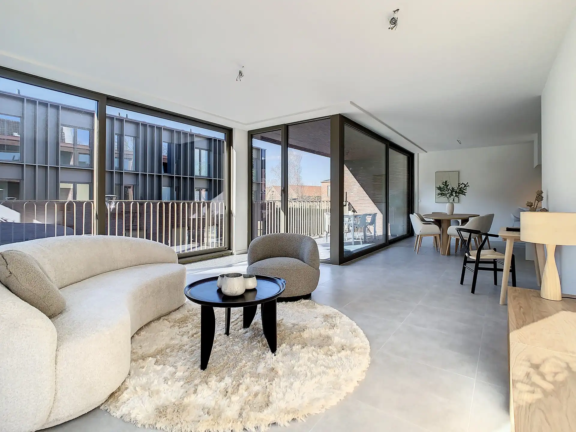 Appartement met 2 slaapkamers in het charmante Oud-Rekem foto {{pictureIndex}}