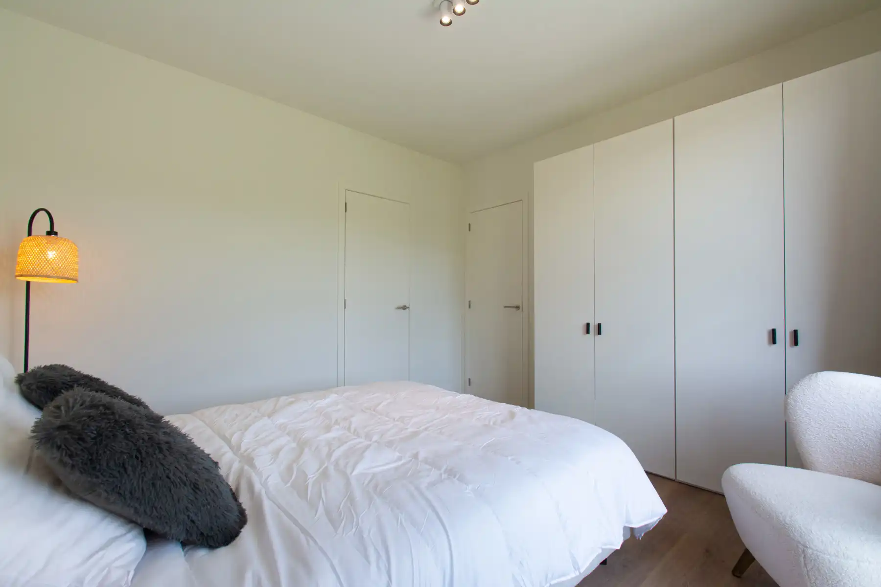 Gemeubeld 1K appartement omringd door park en natuur  foto 8