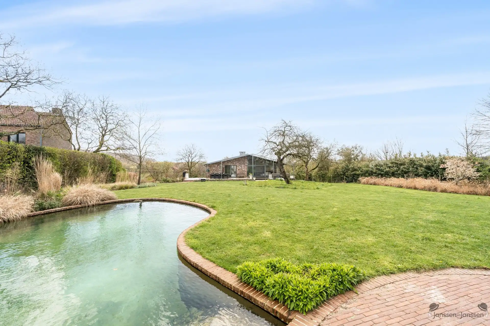 Unieke landelijk-moderne villa met adembenemend uitzicht aan Troostembergbos foto 23