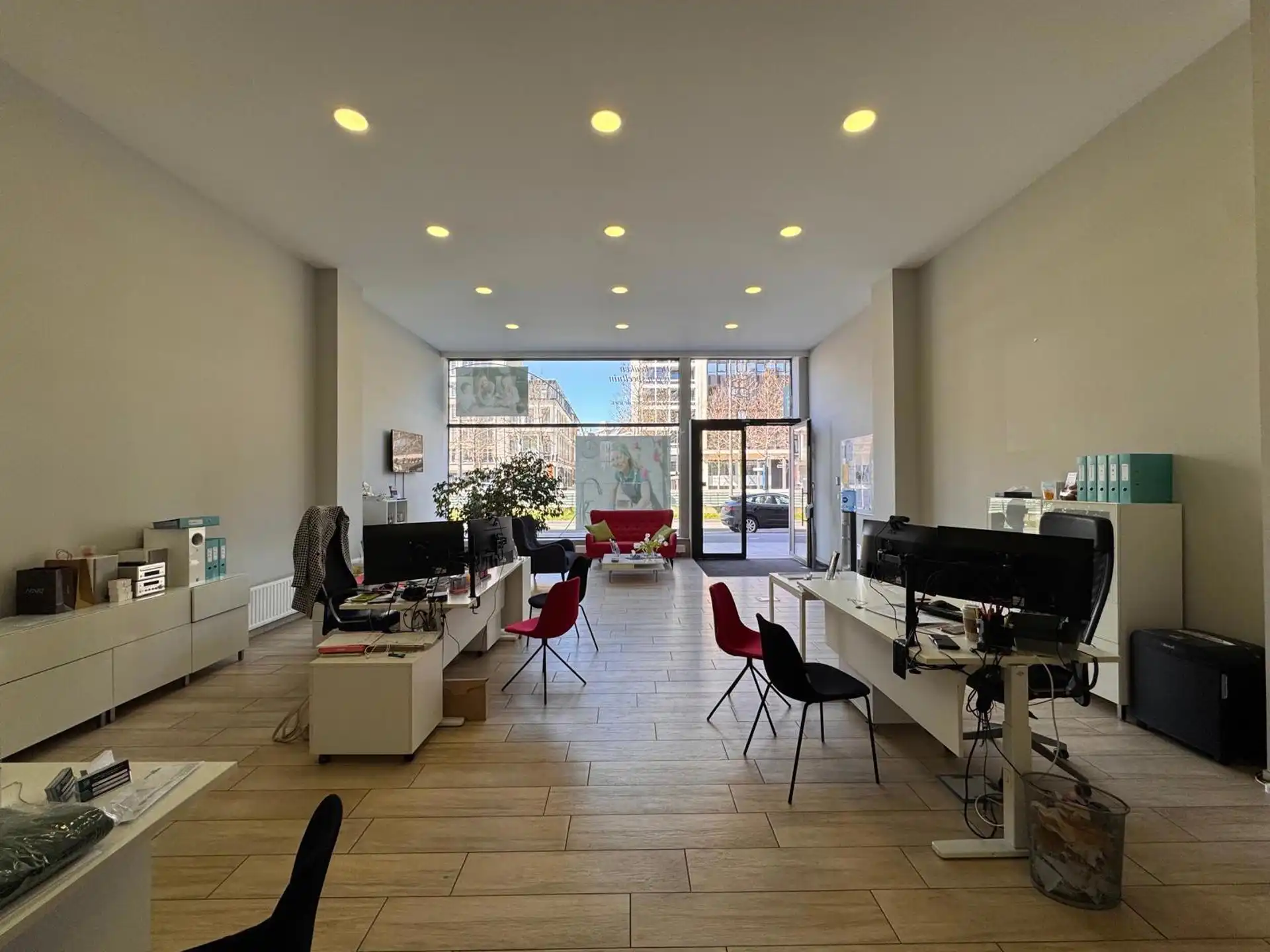 Handels- of kantoorruimte met uitstekende zichtbaarheid  foto 3