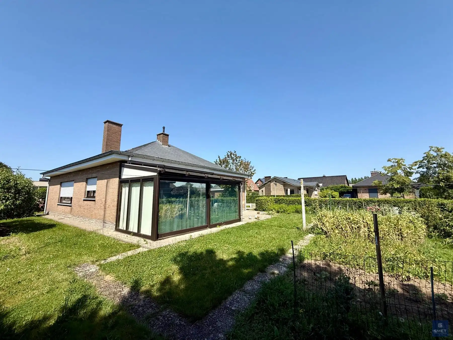TE RENOVEREN BUNGALOW MET 2 SLPKS EN GARAGE foto 4