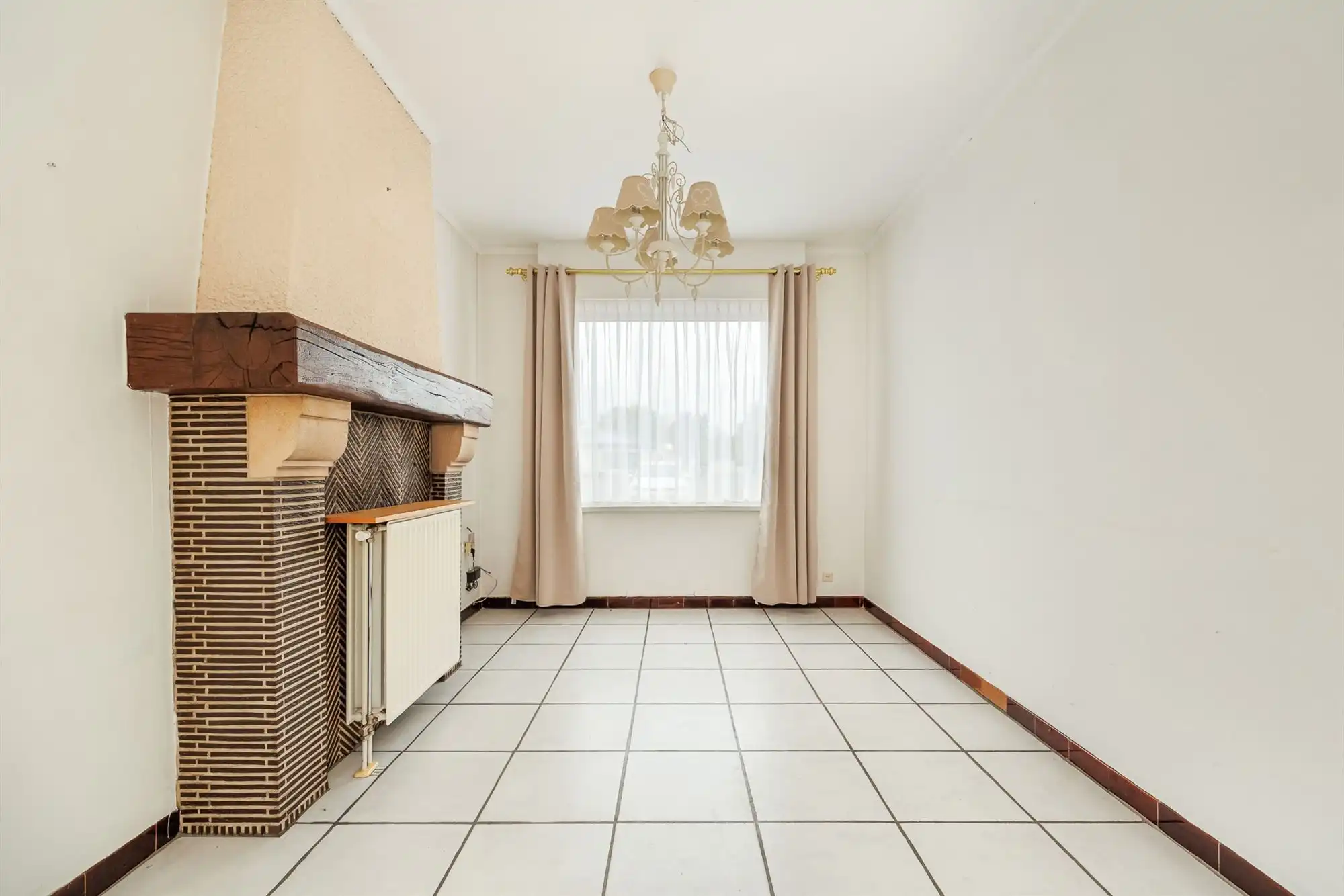 Te renoveren woning met vier slaapkamers en tuin foto 3