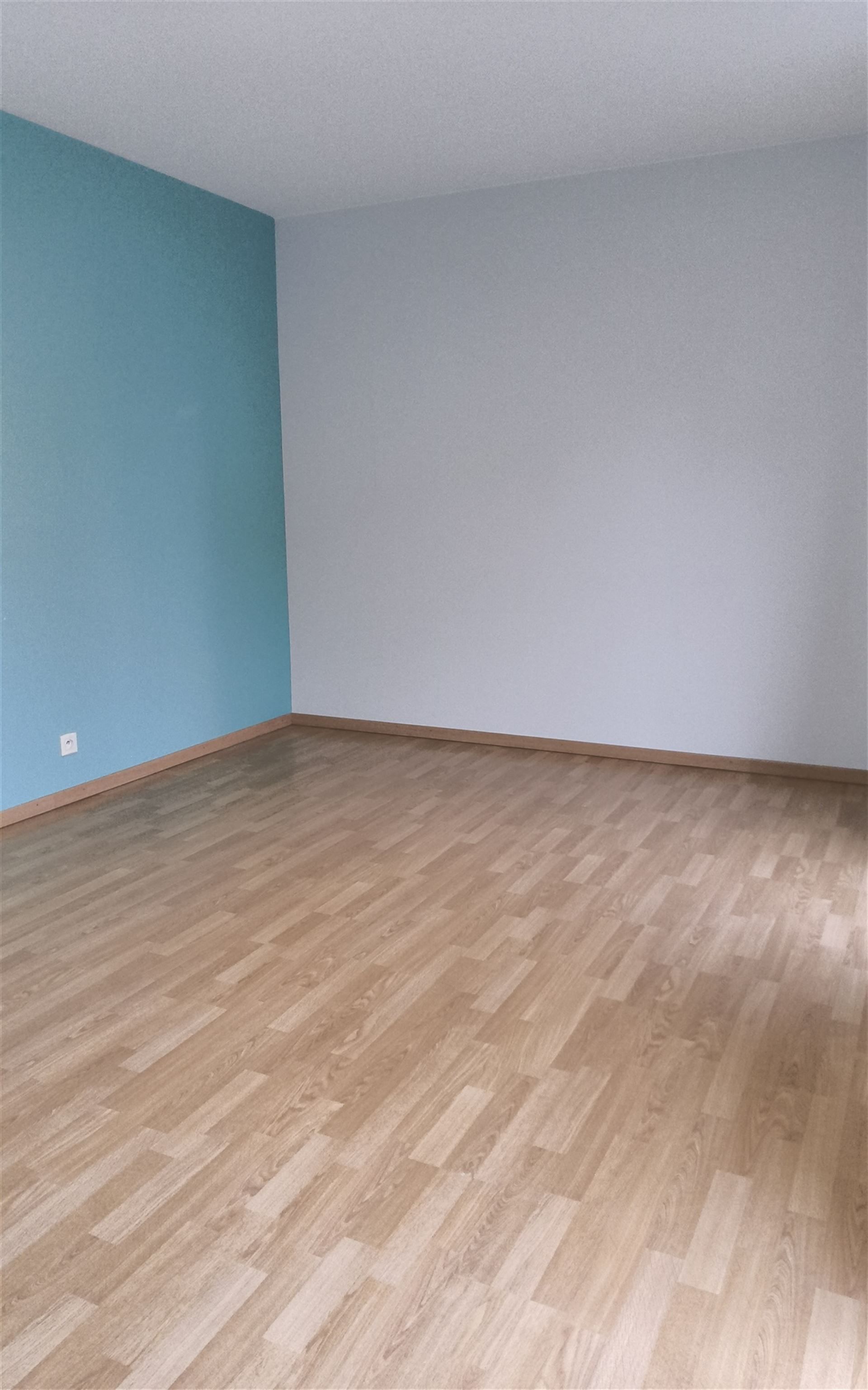 Ruim 2 slaapkamer-appartement met garage foto 23