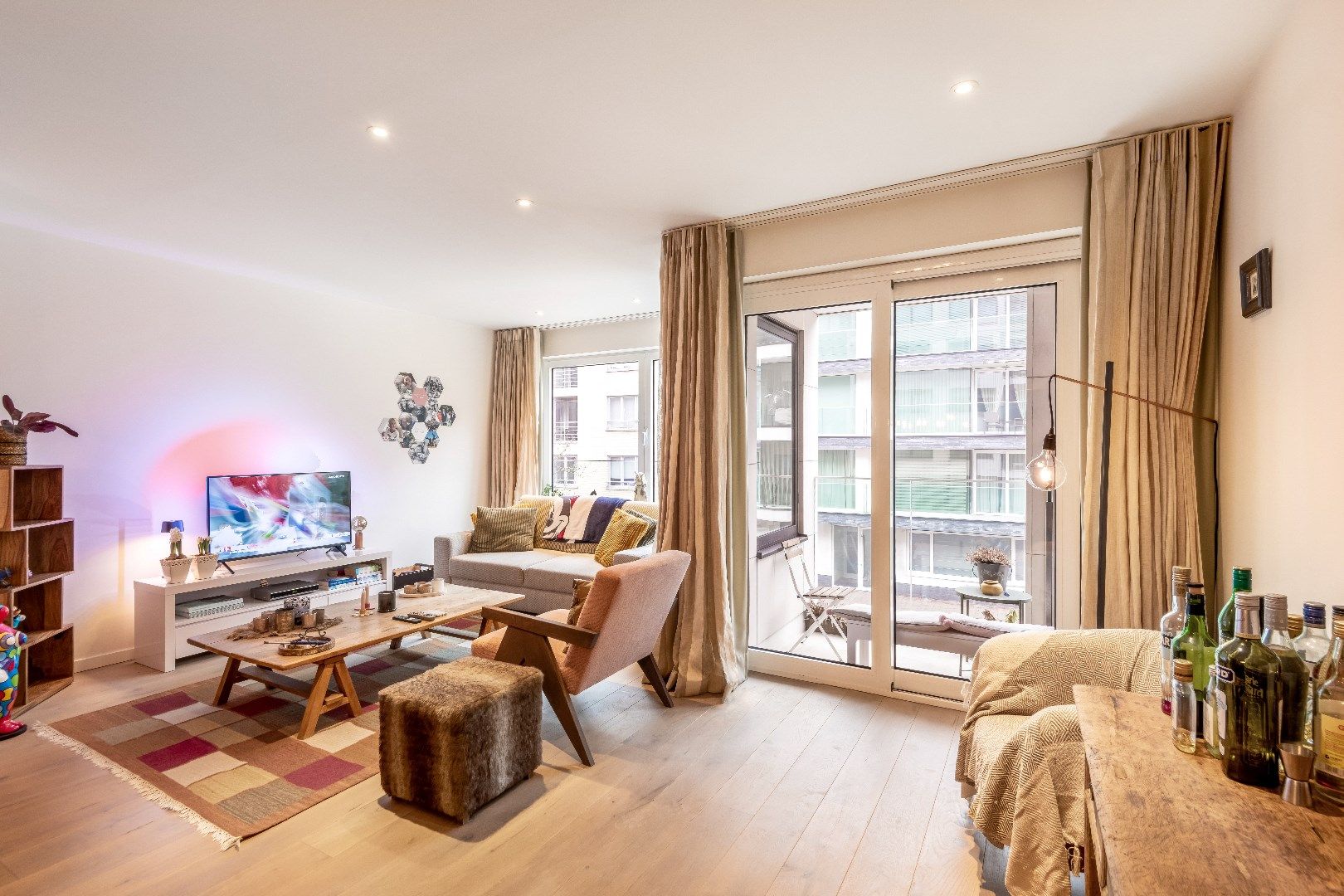 Ruim woonappartement gelegen op wandelafstand van de Zeedijk en het centrum van Knokke. Aankoop inpandige box mogelijk. foto 4