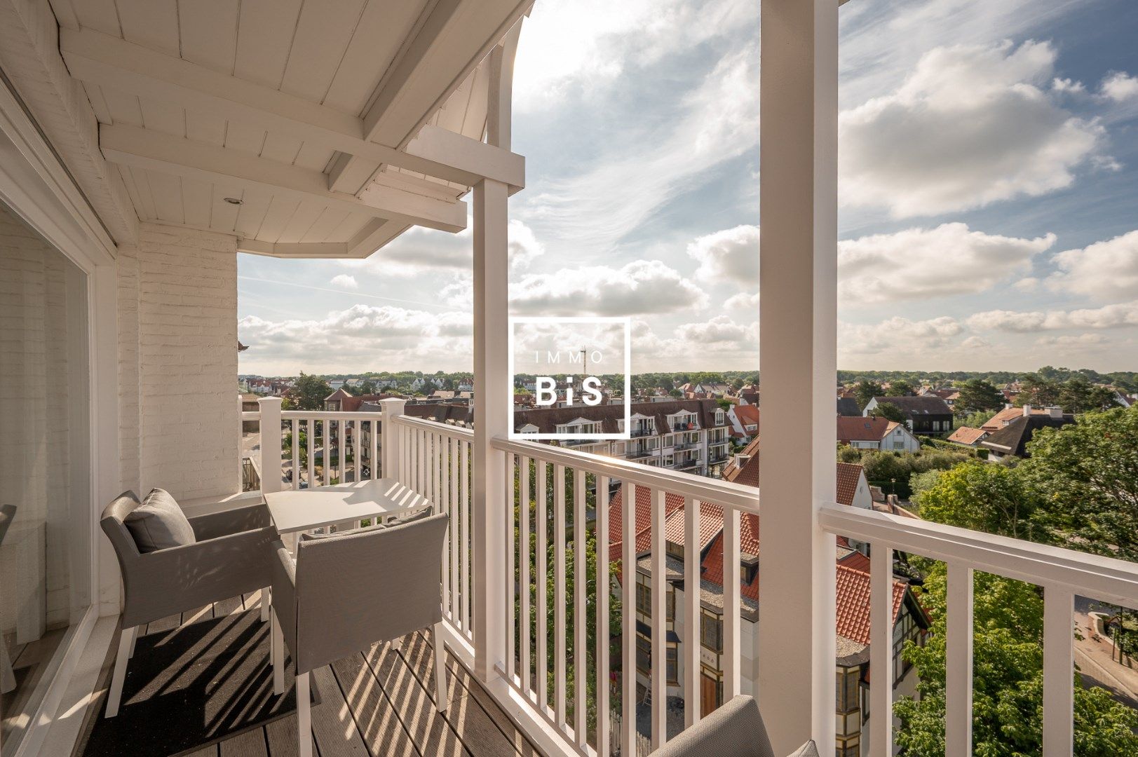 Uitzonderlijk prachtig gemeubeld appartement op de Kustlaan nabij het Albertplein foto 3