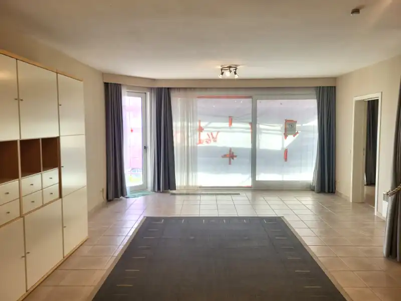 Ruim 2-slaapkamer appartement met zeezicht te koop foto 3