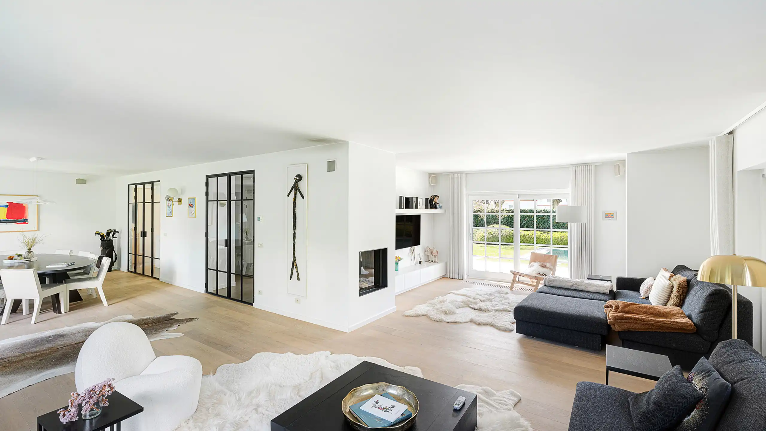 Exclusieve villa met zwembad op een residentiële topligging foto 13