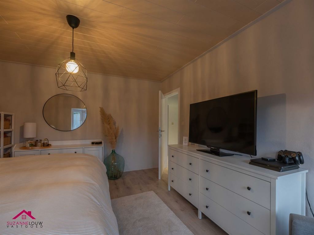 Gezellige en instapklare, half vrijstaande woning met veranda foto 33