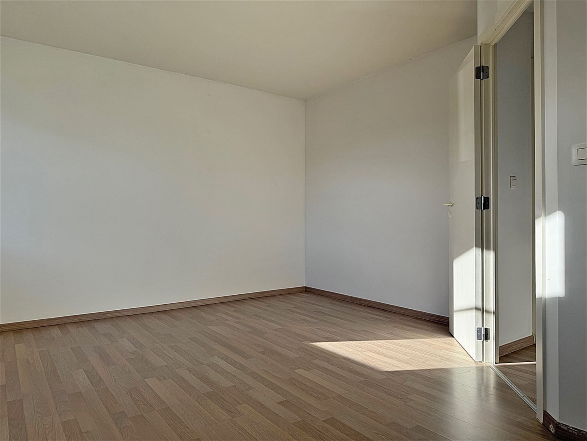 Instapklare HALFOPEN BEBOUWING met 3 slaapkamers, garage & tuin/terras  foto 11