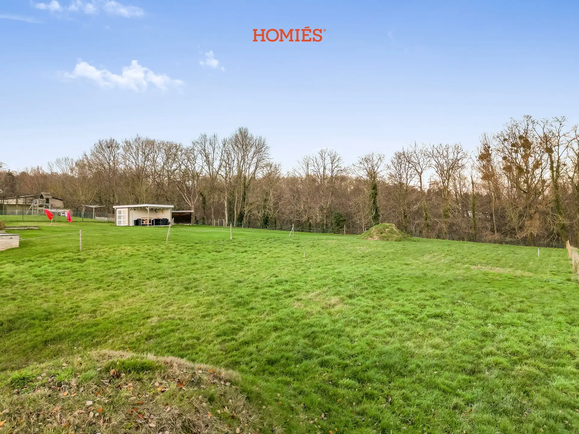 Ruime bouwgrond in groene omgeving foto 5