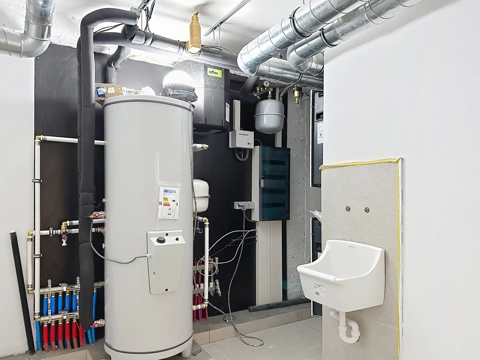 Energiezuinig en stijlvol wonen in een volledig gerenoveerd appartement van ca. 140 m² foto 21