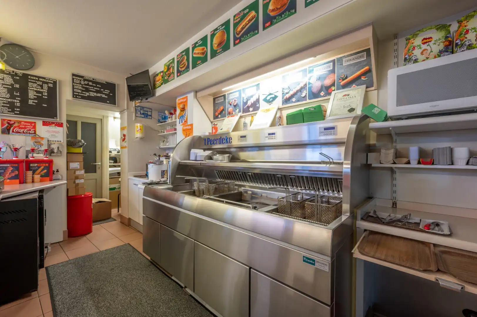 Horecapand met ruim appartement op toplocatie in Assebroek! foto 6