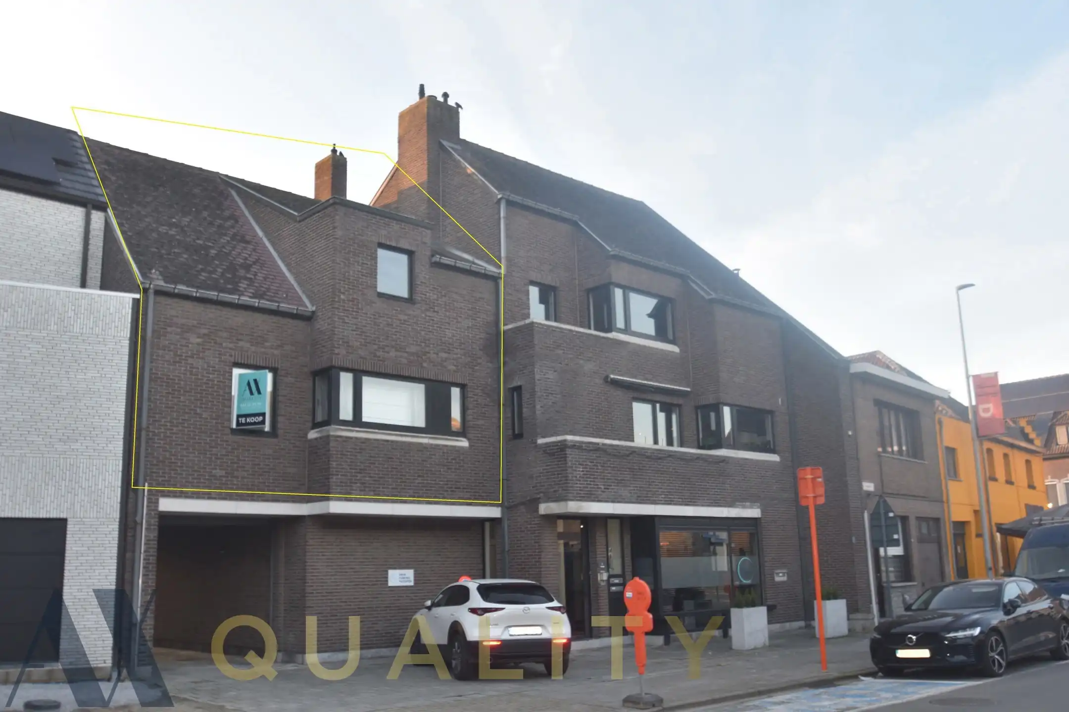 Ruim 3-slpk. duplex-appartement met garage, groot, zonnig terras en ruime bergzolder foto {{pictureIndex}}