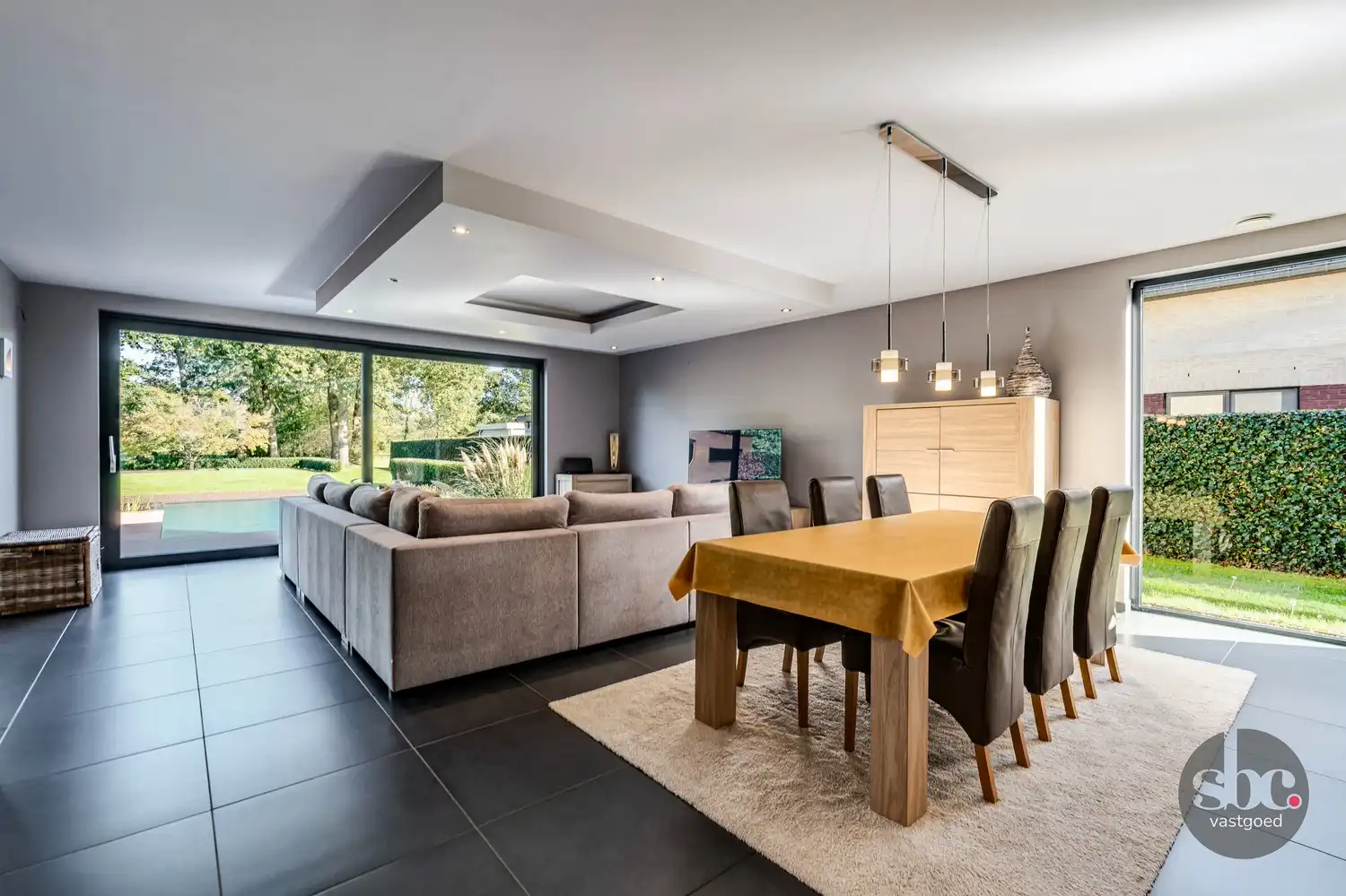 Moderne villa op riant perceel met verwarmd zwembad te Zonhoven foto 2