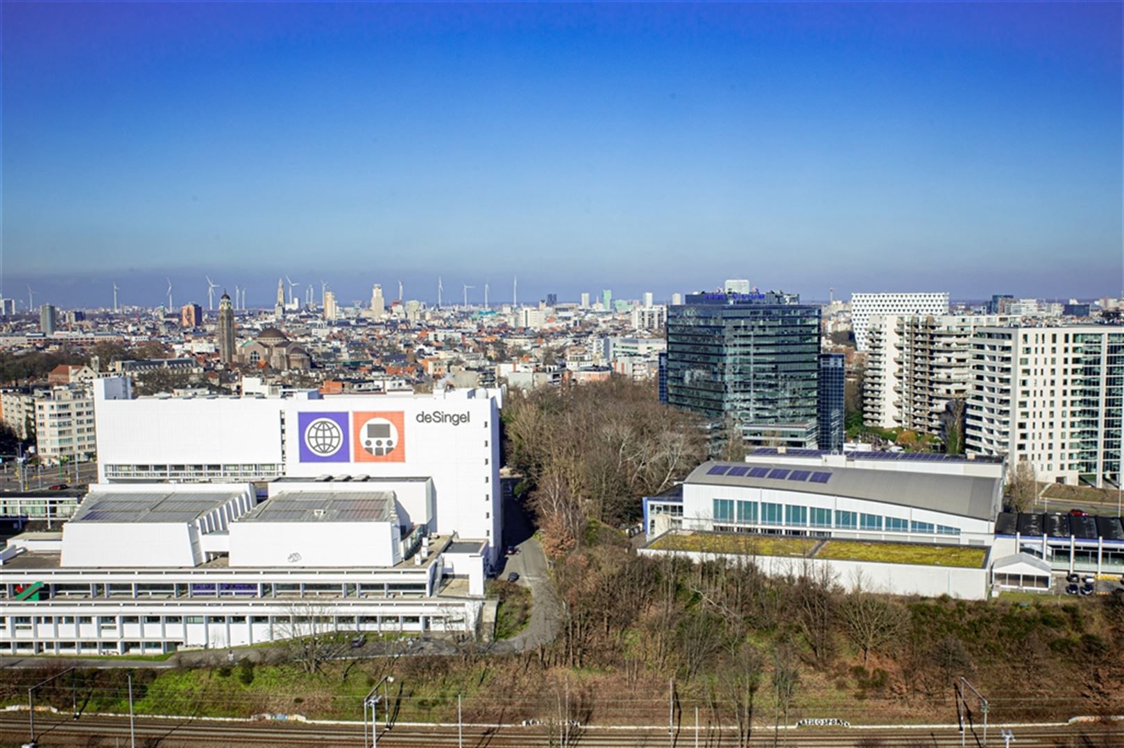 Moderne kantoorruimtes te huur in kantoorgebouw "Verzicht" foto 23