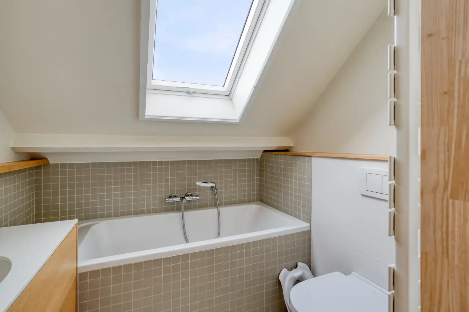 Woning met 4 slaapkamers, 2 badkamers, tuin, terras en autostaanplaats in Kessel-Lo! – EPC 206 kWh/m² - bewoonbare opp. 148 m² foto 25