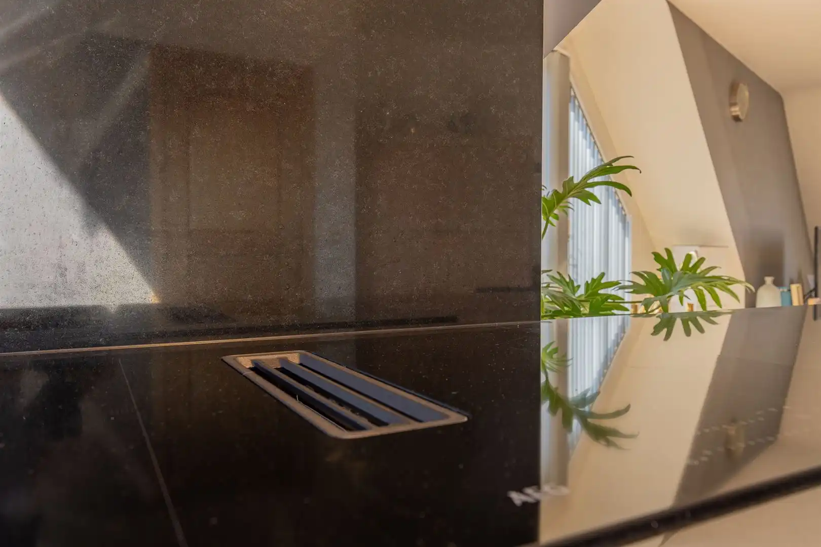 Instapklaar dakappartement met terras en EPC-label A in Beveren foto 9