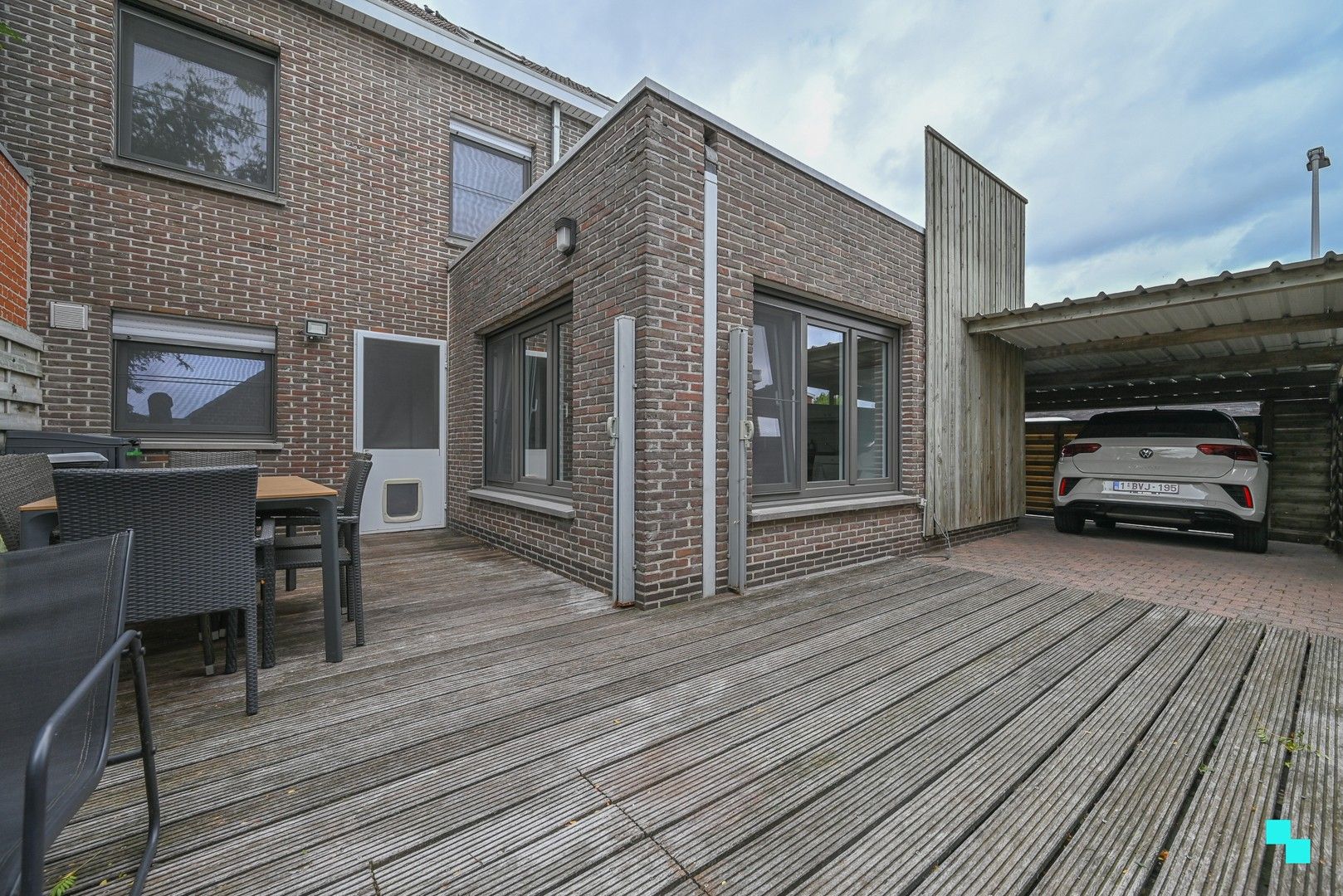 Gunstig gelegen ééngezinswoning te Sint-Eloois-Winkel met dubbele carport, garage en 4 slaapkamers foto 13