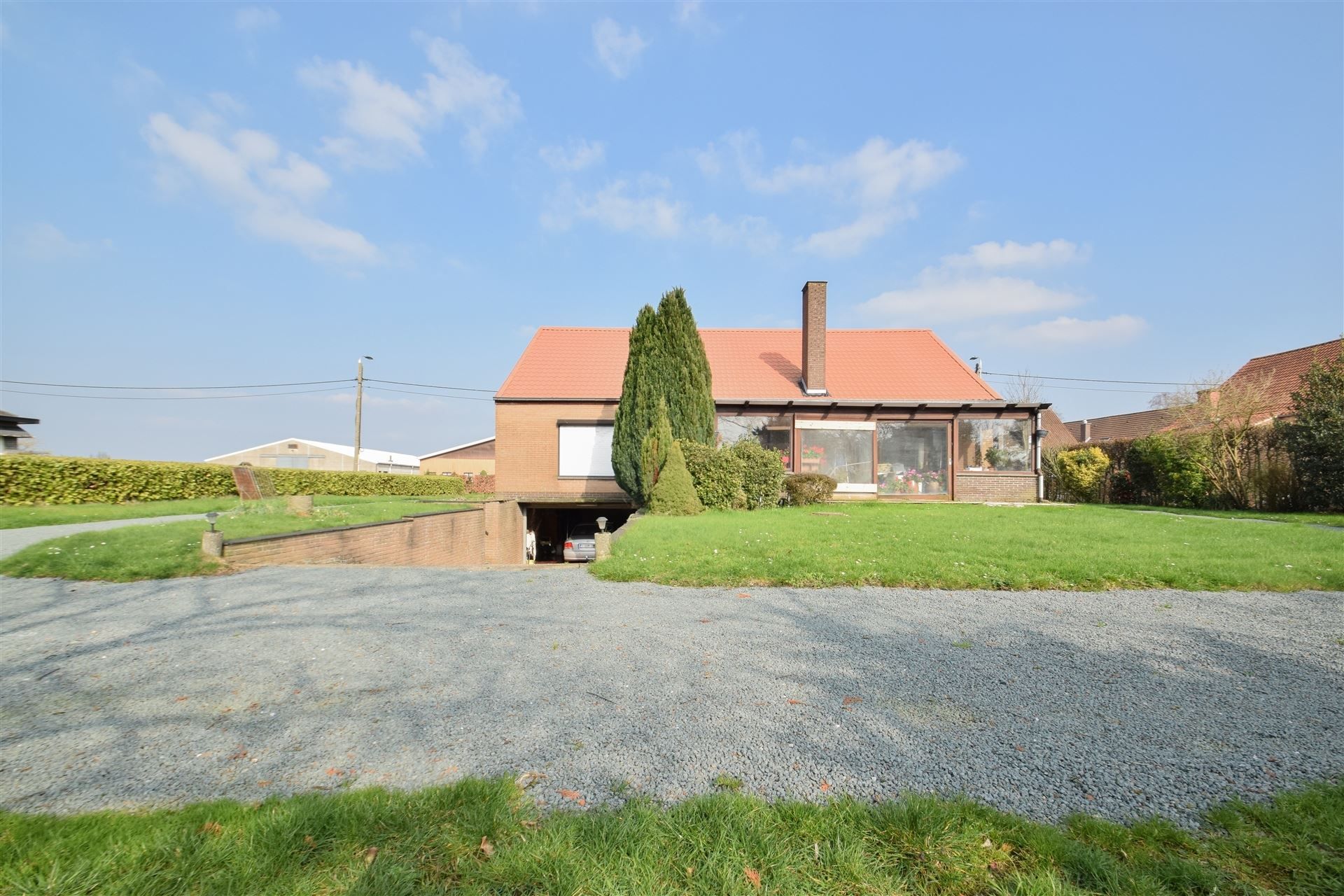 Opbrengsteigendom | Laagbouwwoning met garage en tuin.  foto 13