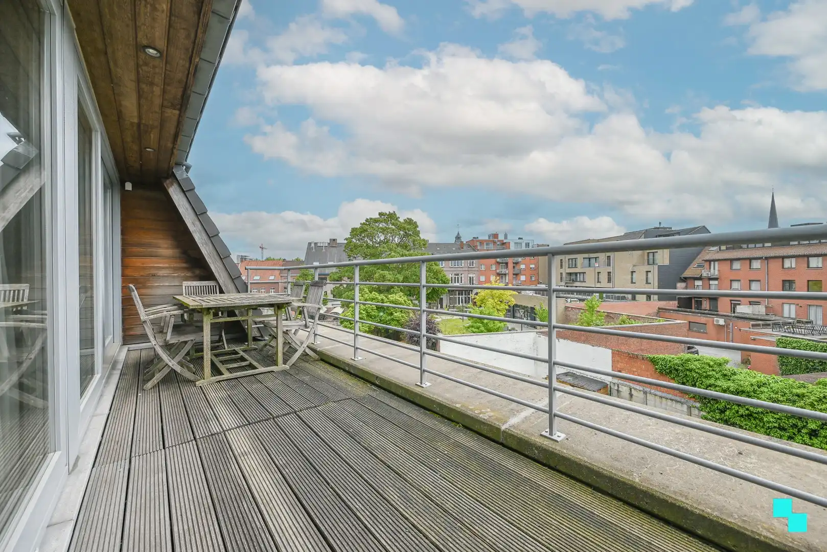 Riant dakappartement in hartje Izegem met panoramisch zicht foto 13