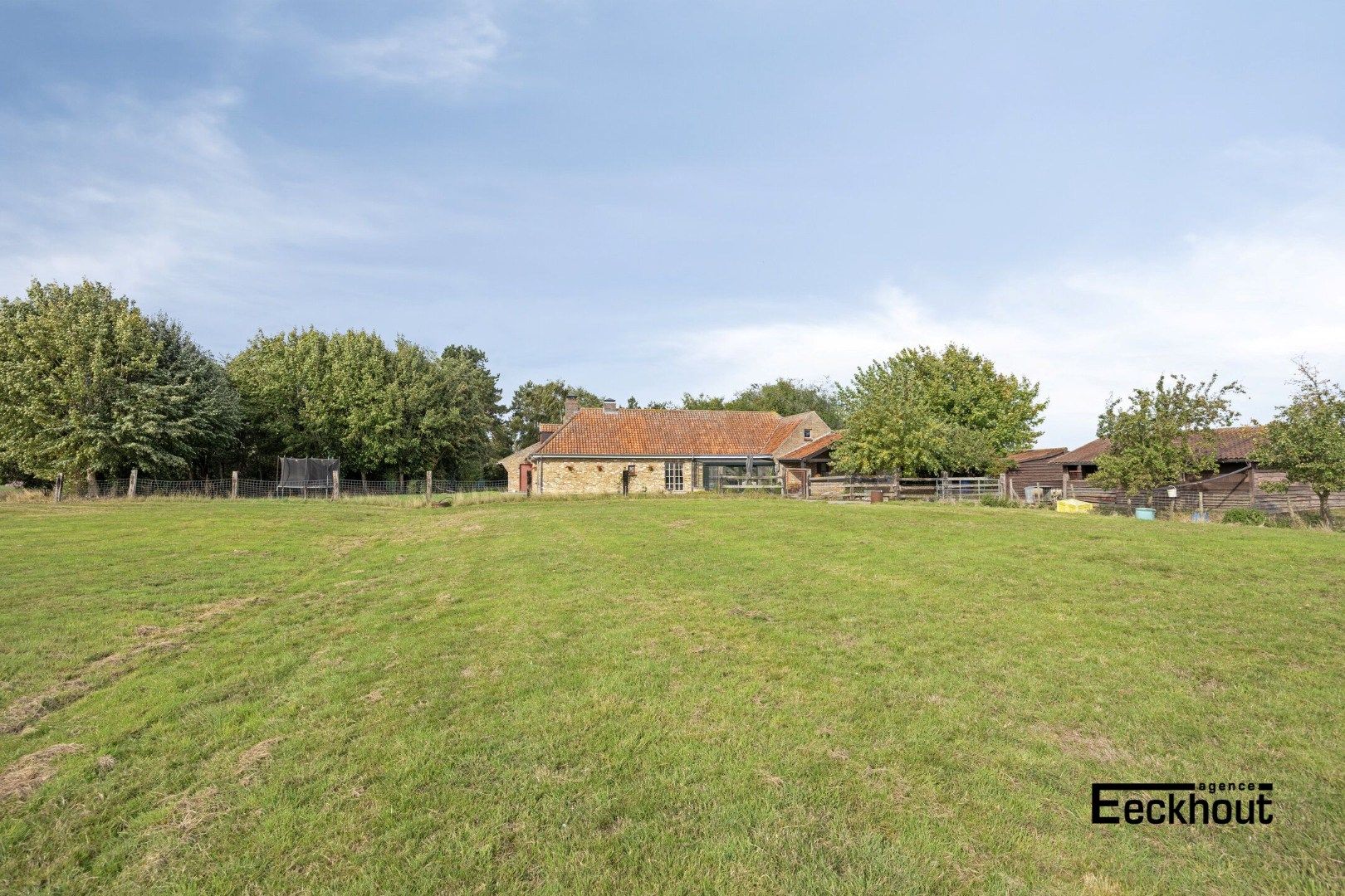 Charmant landhuis op een perceel van  29323m²  foto 26