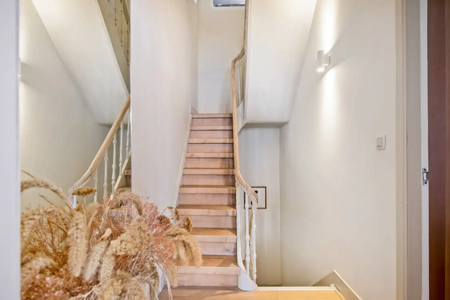 Instapklare woning met gezellige stadstuin foto 14