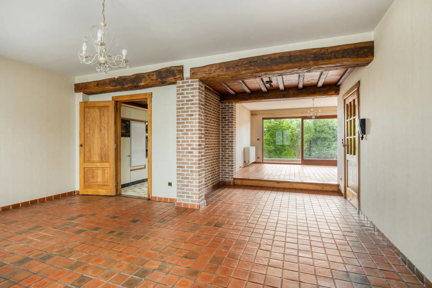 Leemans Immobiliën biedt u deze ruime bel-etagewoning te huur aan in Zellik. foto 10