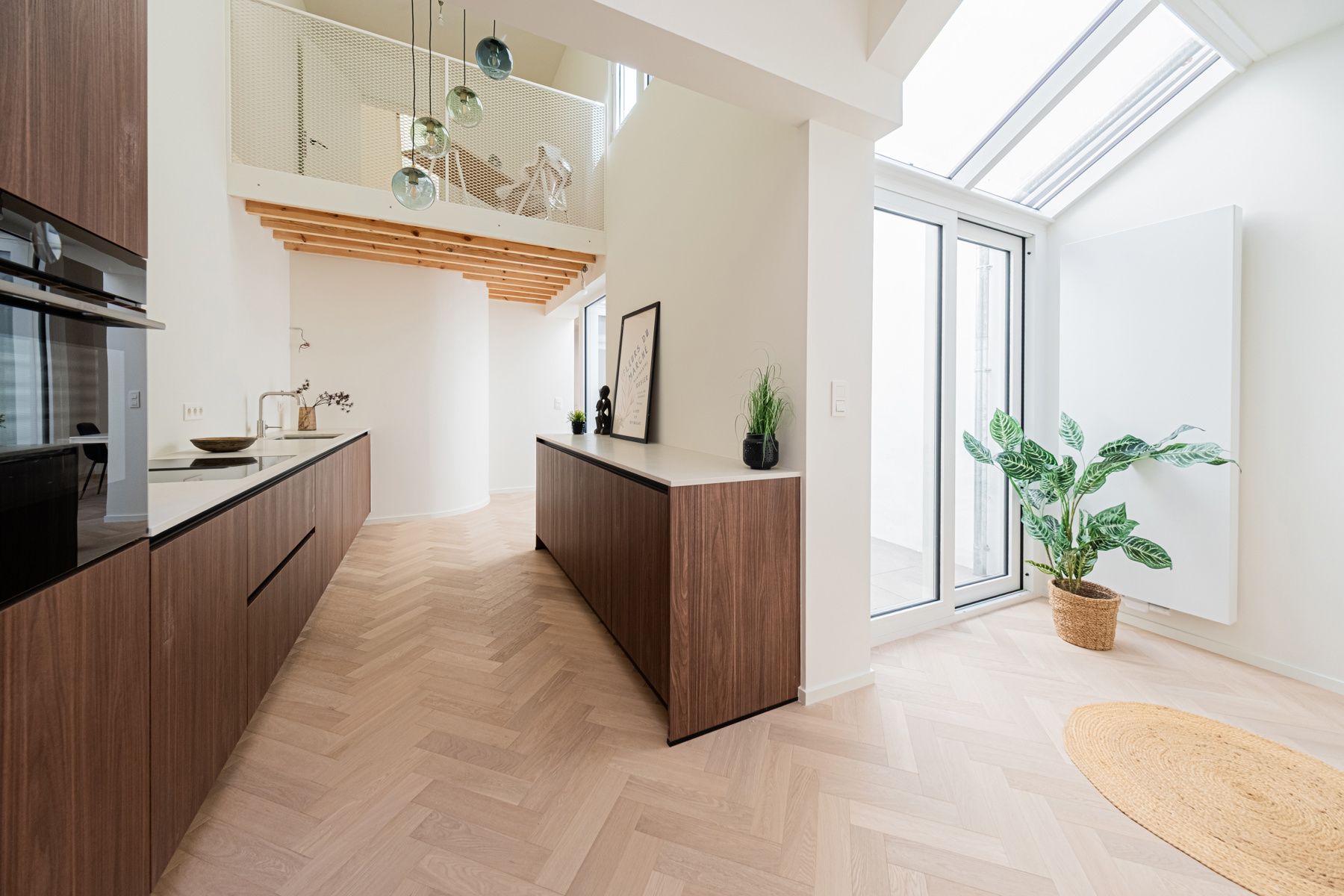 Totaalrenovatie van charmante herenwoning in Markgravewijk foto {{pictureIndex}}