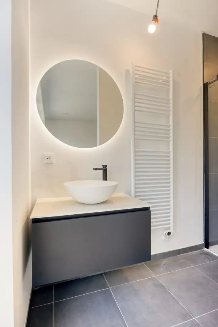 Instapklare woning met zeer goede afwerking, 3 slaapkamers, 3 badkamers, tuin, terras en autostaanplaats in het centrum van Tienen – EPC 27 kWh/m² - bewoonbare  foto 23