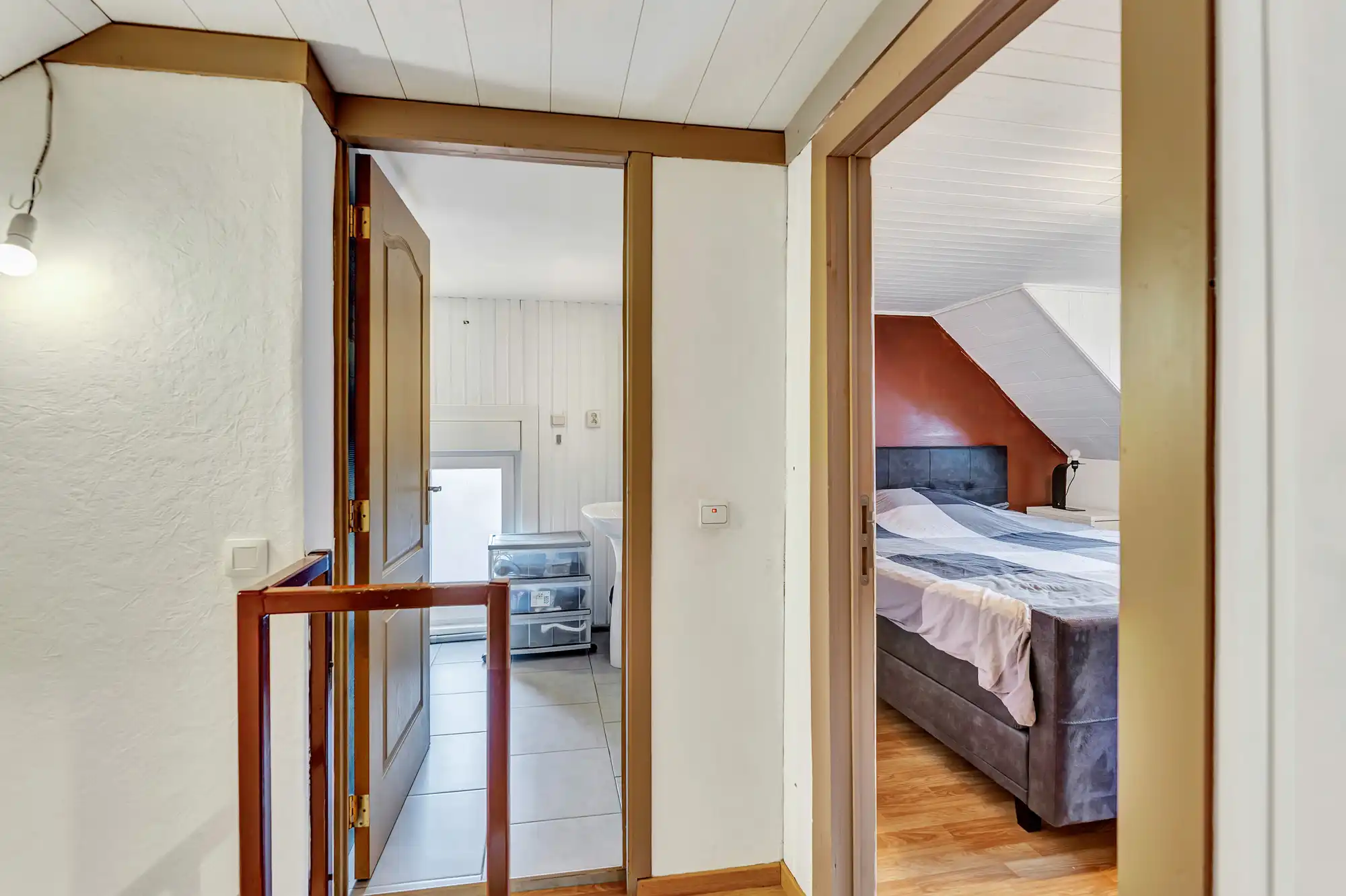 Instapklare woning met ruime garage op groene locatie foto 17