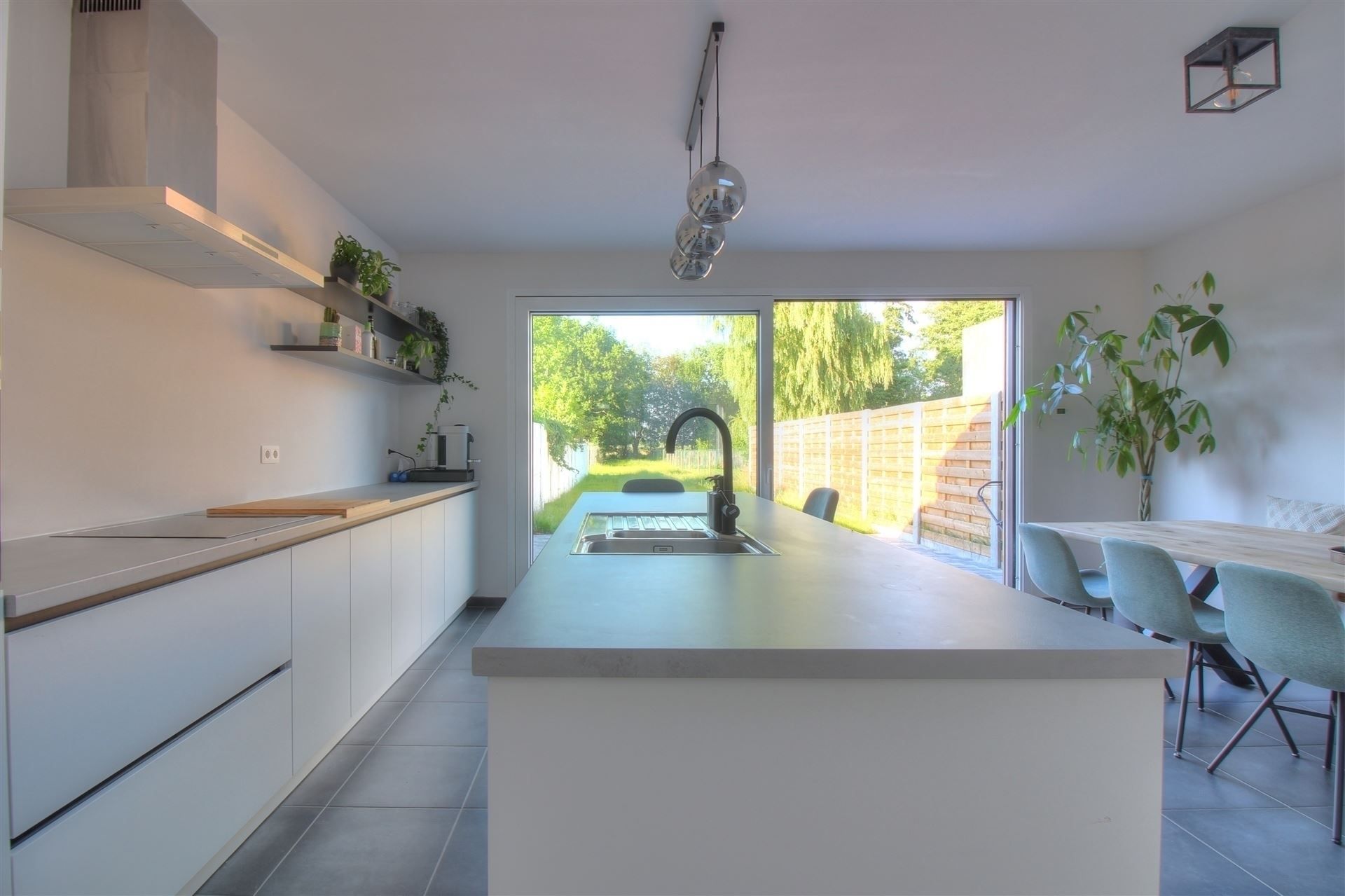Energiezuinige huis met diepe tuin  foto 3