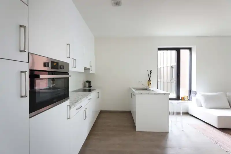 SERVICEFLAT MET GEZELLIG TERRAS foto 3